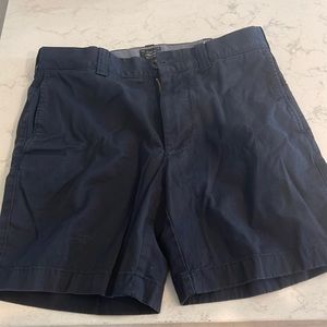 J Crew Mens shorts size 29 color black 7” inseam